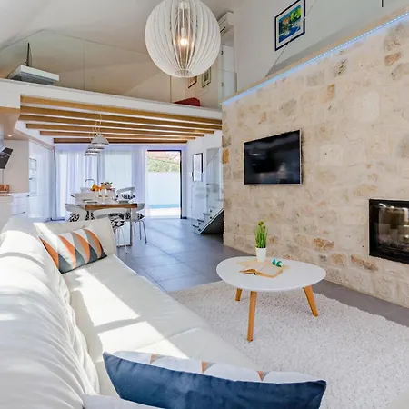 Beautiful In With Wifi Holiday home Sutivan